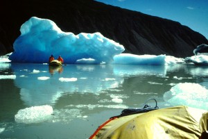 Alaska Wildwasserfahrt und Fallschirmspringen
